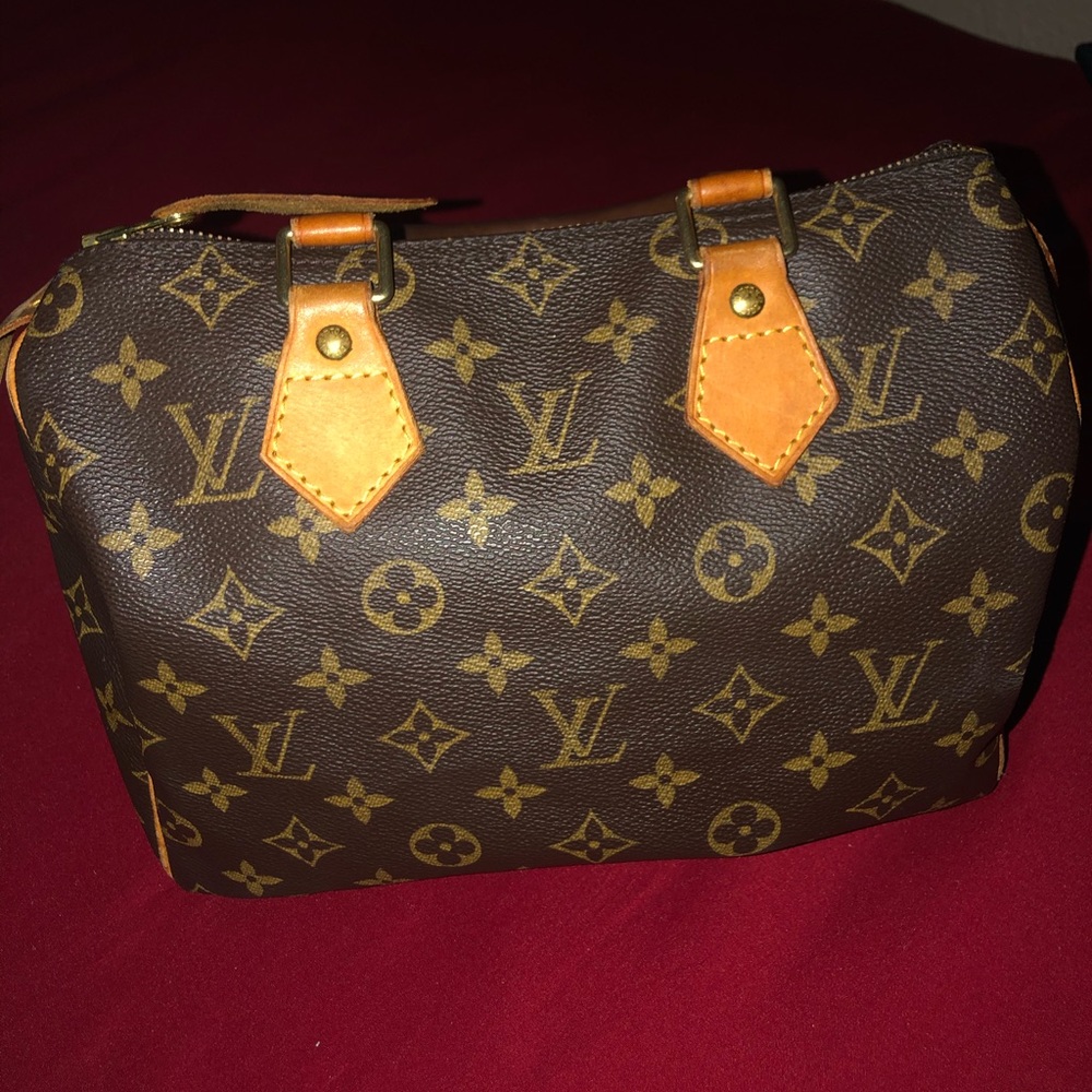Louis Vuitton Speedy